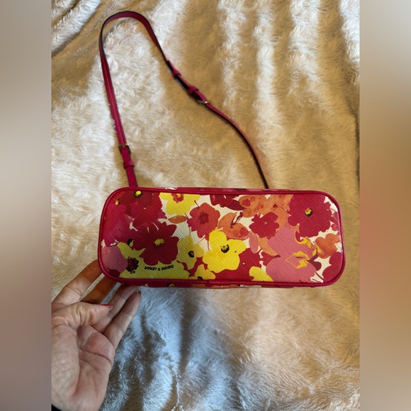 Dooney & Bourke Geranium Floral North South Triple Zip Crossbody -EUC - Picture 3 of 10